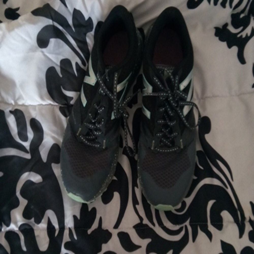 New Balance Tennis Shoes